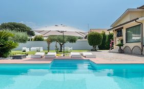 Casa dei Sogni - private house in villa with swimming pool